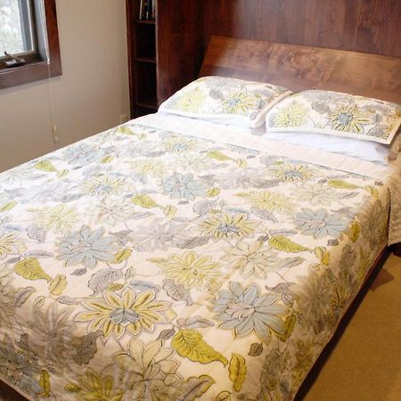 Pinecreek #E - 3 Bedroom - Pool And Hot Tub Access - Close To Town - Shuttle To Slopes 布雷肯里奇 外观 照片