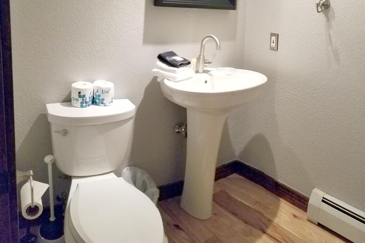 Pinecreek #E - 3 Bedroom - Pool And Hot Tub Access - Close To Town - Shuttle To Slopes 布雷肯里奇 外观 照片
