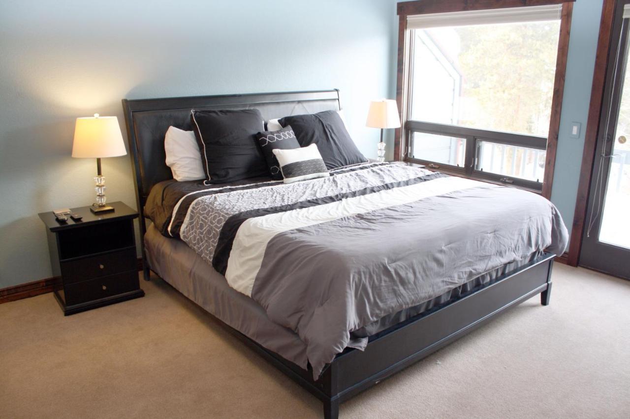 Pinecreek #E - 3 Bedroom - Pool And Hot Tub Access - Close To Town - Shuttle To Slopes 布雷肯里奇 外观 照片