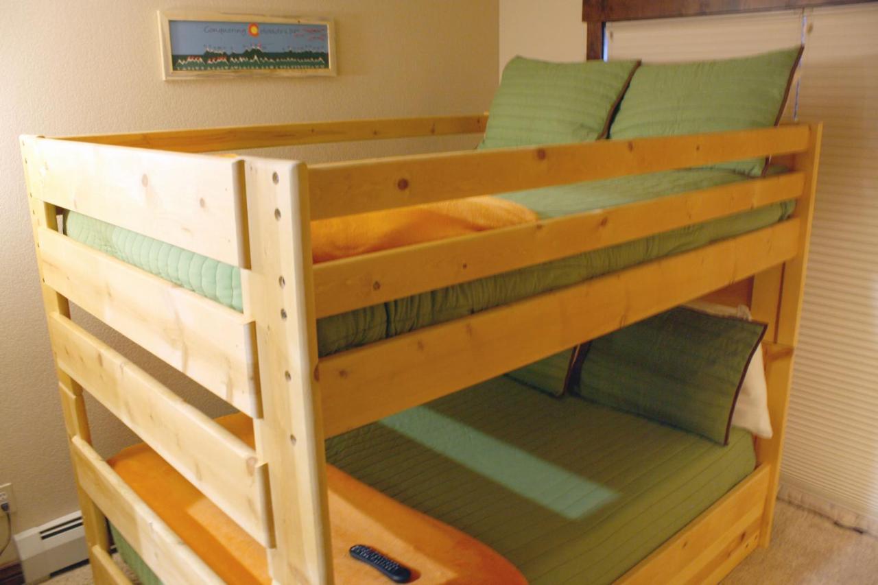 Pinecreek #E - 3 Bedroom - Pool And Hot Tub Access - Close To Town - Shuttle To Slopes 布雷肯里奇 外观 照片
