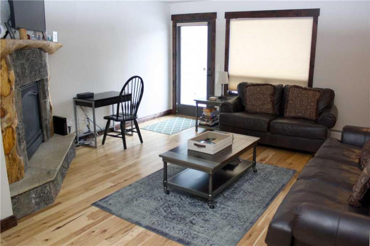 Pinecreek #E - 3 Bedroom - Pool And Hot Tub Access - Close To Town - Shuttle To Slopes 布雷肯里奇 外观 照片